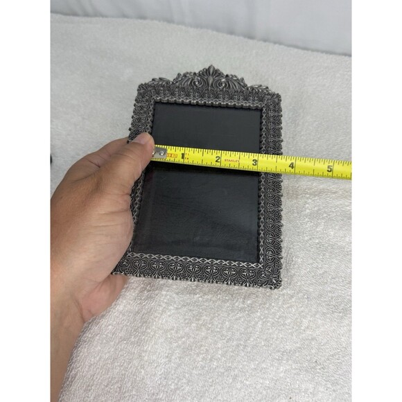 Vintage Heavy Metal Picture Frame With Beautiful Detailing. Silver - Picture 6 of 7